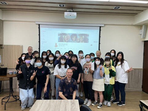 111-2 主題式全英講座 Thematic EMI Lecture圖片