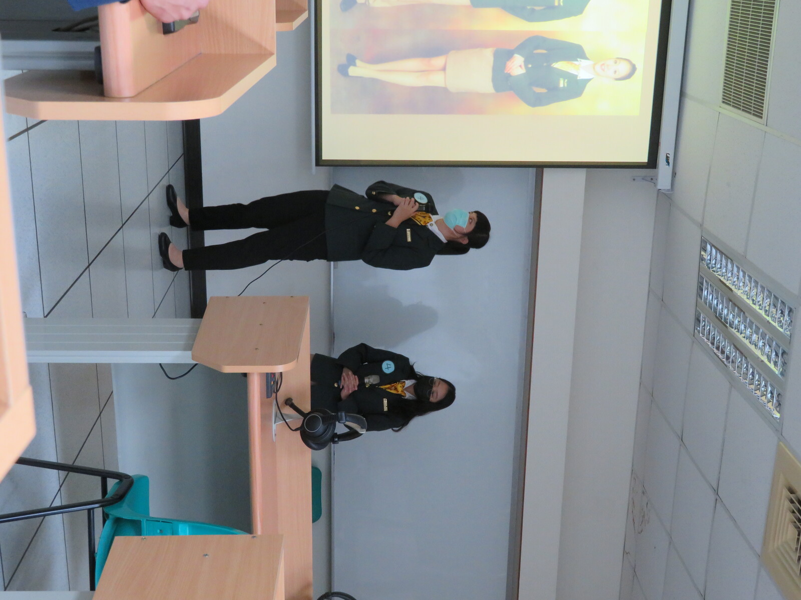 110-1英文簡報比賽圖片