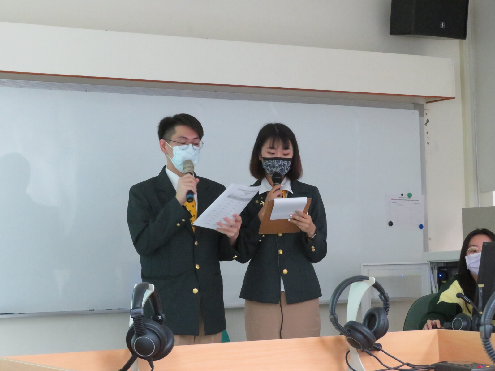 110-1英文簡報比賽圖片